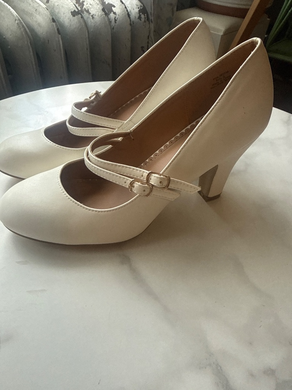 Heels - Picture 2 of 2